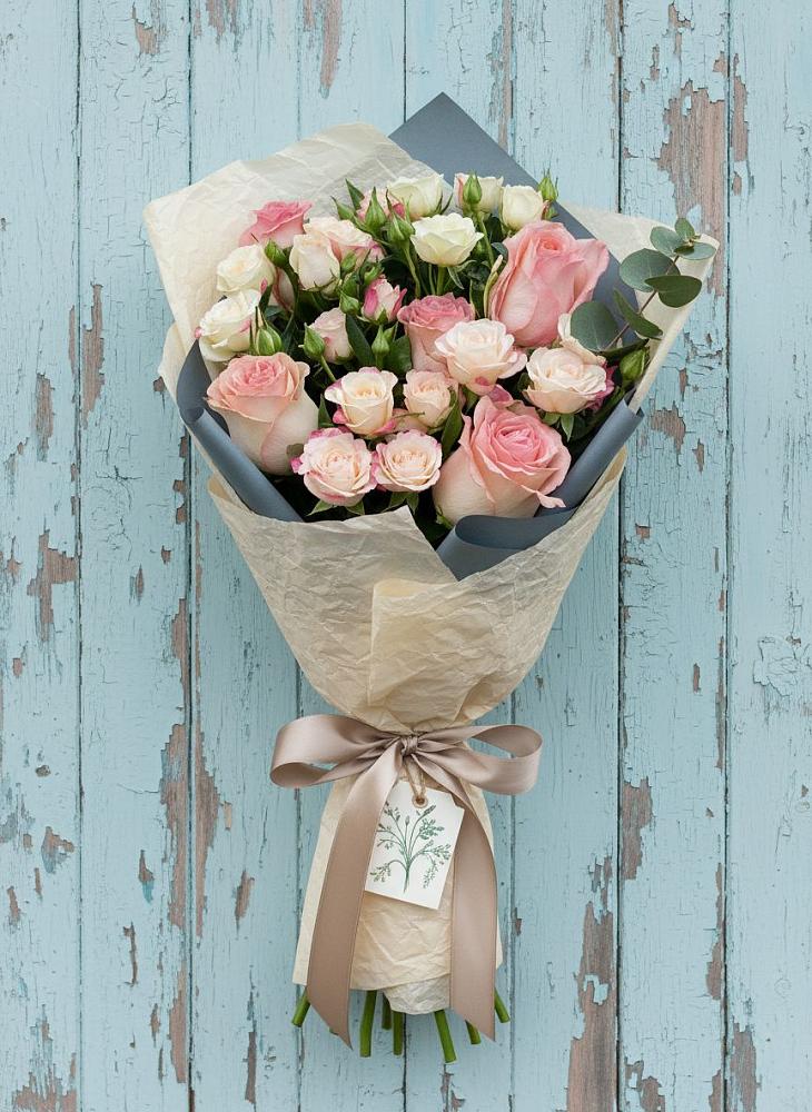 Букет цветов из: Розы в Молодежном