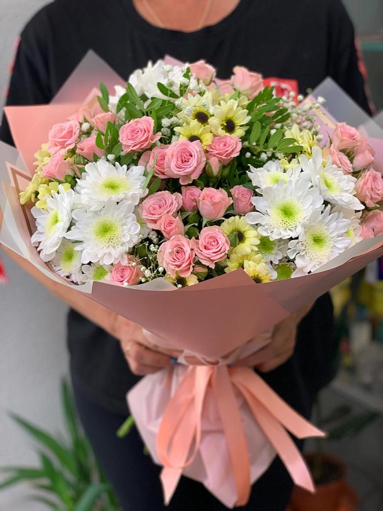 Букет цветов из: Розы и Хризантемы в Молодежном