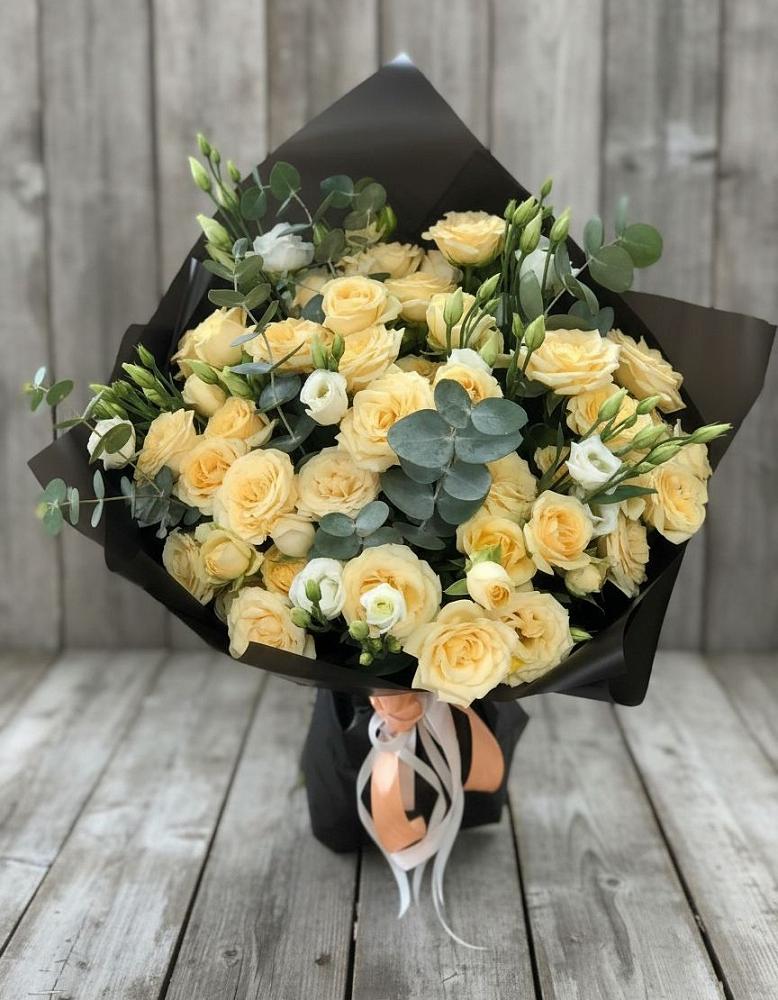 Букет цветов из: Розы и Лизиантусы в Молодежном