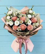 Букет цветов из:  Розы, Альстромерии и Лизиантусы #REPLACE_PRED# Молодежном