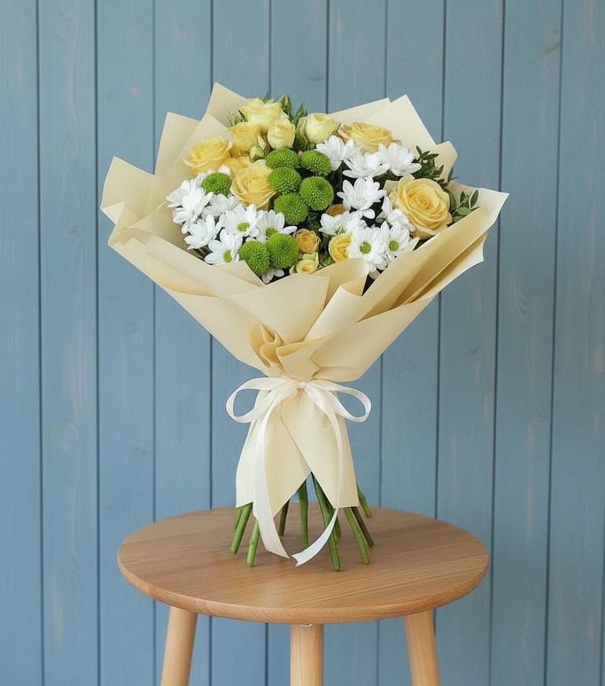 Букет цветов из: Хризантемы и Розы в Молодежном
