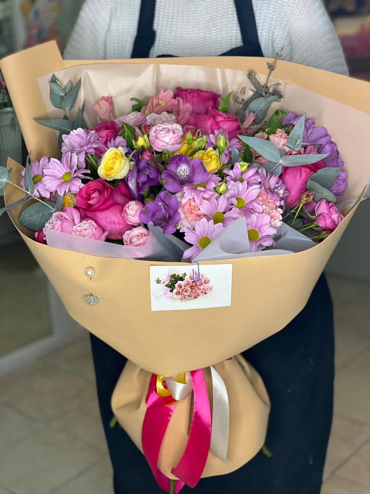 Букет цветов из: Хризантемы, Гвоздики и Альстромерии в Молодежном