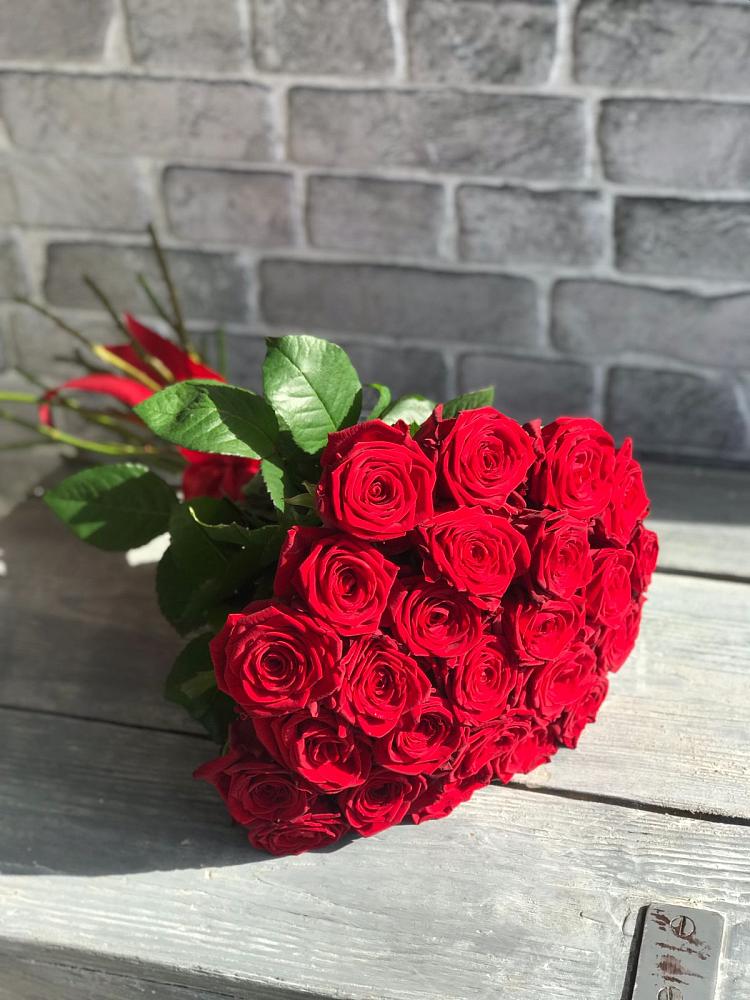 Букет Красные розы Фридом в Молодежном