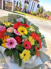 Букет цветов из:  Герберы #REPLACE_PRED# Молодежном