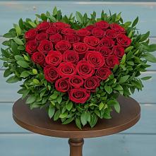 Цветочная композиция из Розы в виде сердца в Молодежном