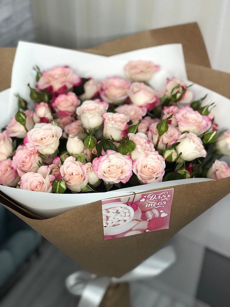 Букет цветов из: Розы в Молодежном