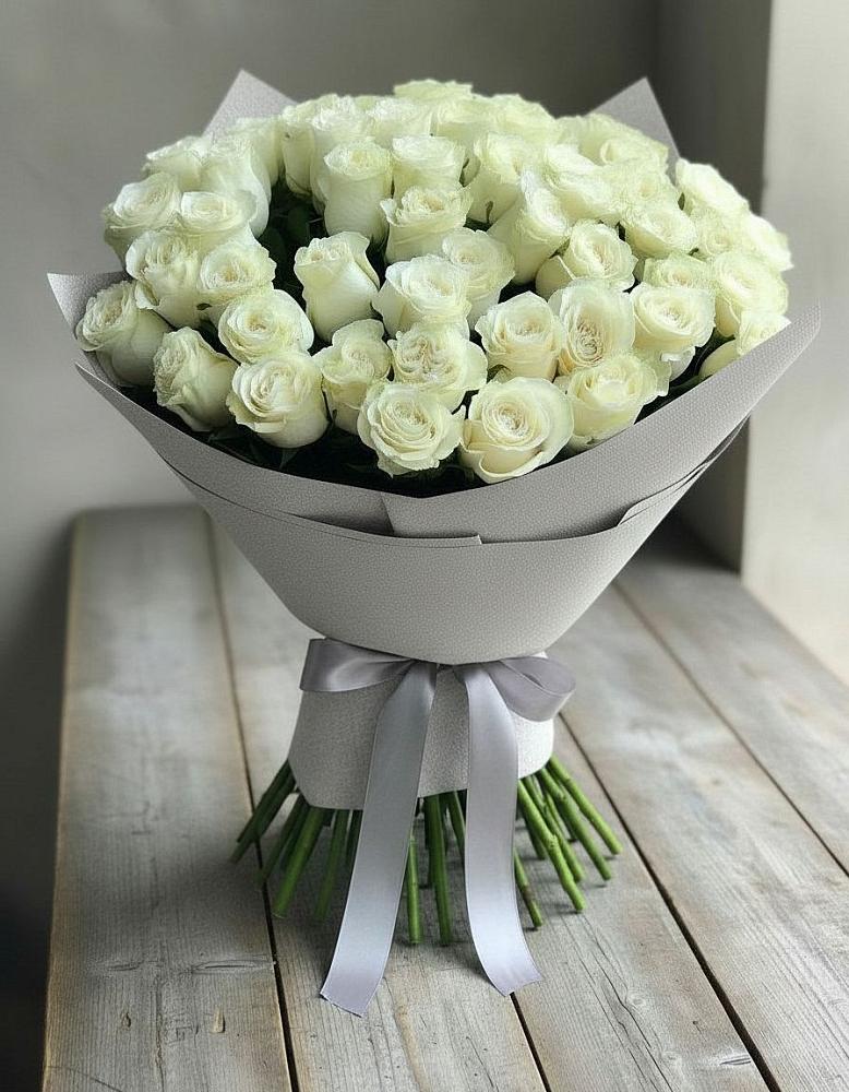 Букет 35 Белых роз в Молодежном