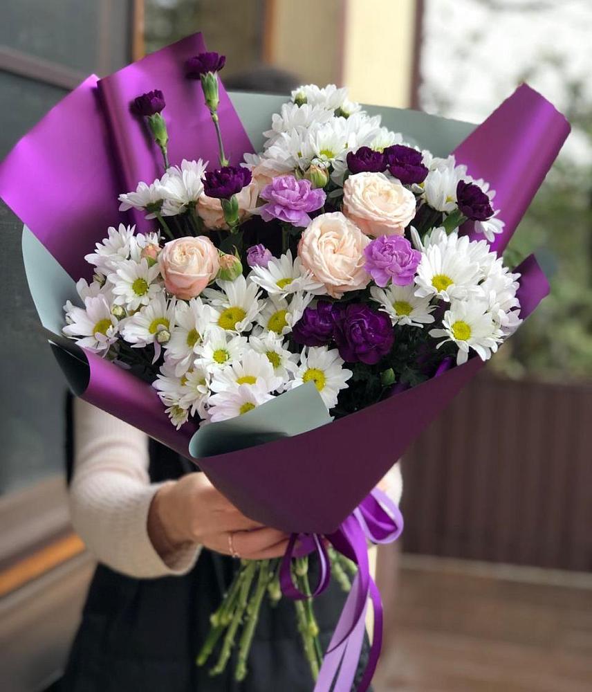 Букет цветов из: Хризантемы, Гвоздики и Розы в Молодежном