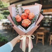 Букет цветов из:  Розы в Молодежном