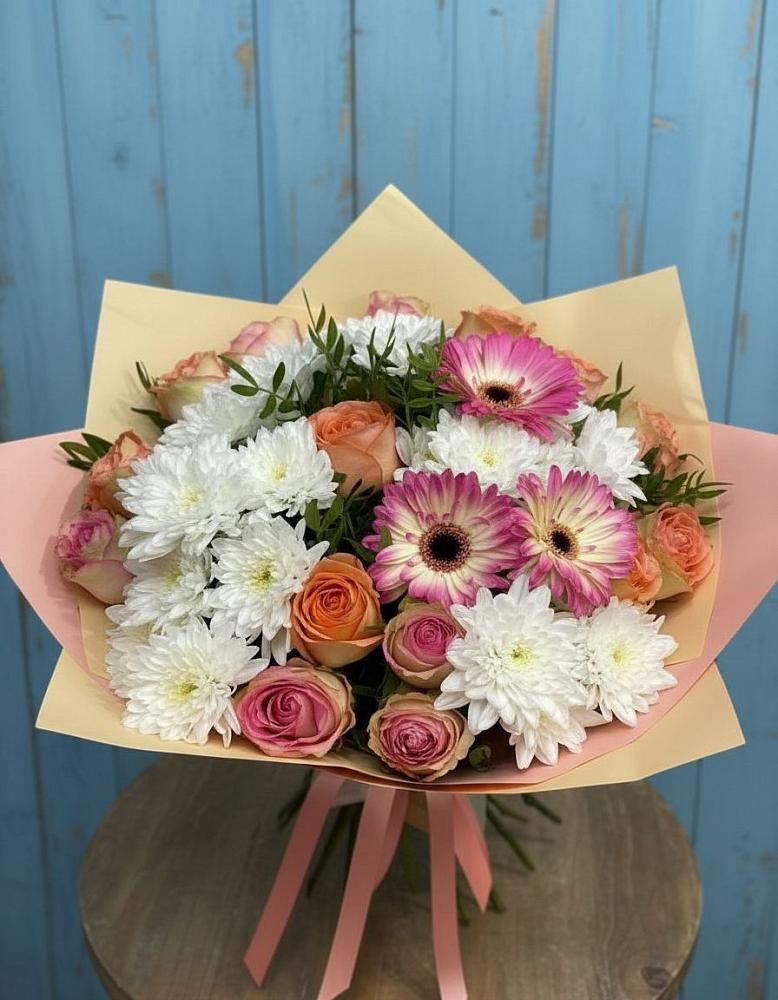 Букет цветов из: Розы, Герберы и Хризантемы в Молодежном