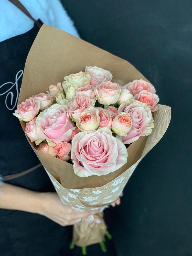 Букет цветов из: Хризантемы и Розы в Молодежном