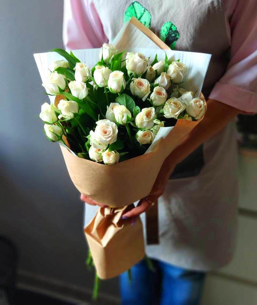 Букет цветов из: Розы в Молодежном