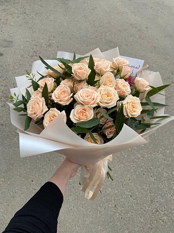 Букет Кремовые розы Латте в Молодежном