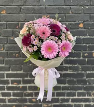 Букет цветов из:  Герберы и Хризантемы в Молодежном