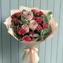 Букет цветов из:  Гвоздики и Розы в Молодежном