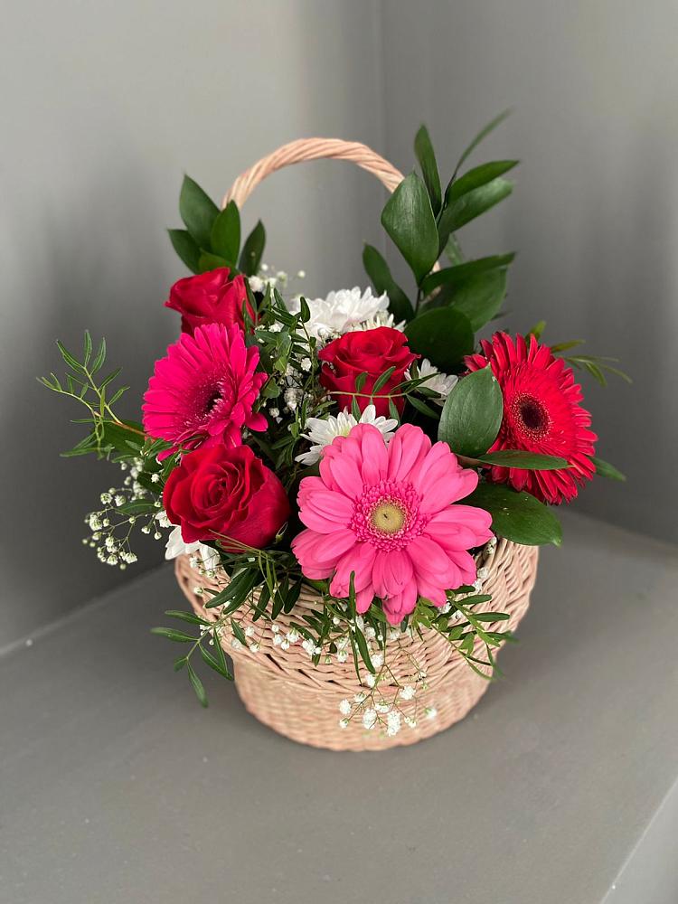 Цветочная композиция из Розы, Хризантемы и Герберы в корзине в Молодежном