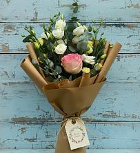 Букет цветов из:  Розы и Лизиантусы в Молодежном