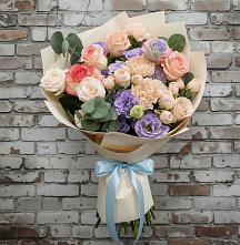 Букет цветов из:  Розы, Лизиантусы и Гвоздики в Молодежном