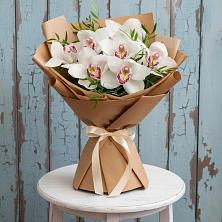 Букет цветов из:  Орхидеи и Розы в Молодежном